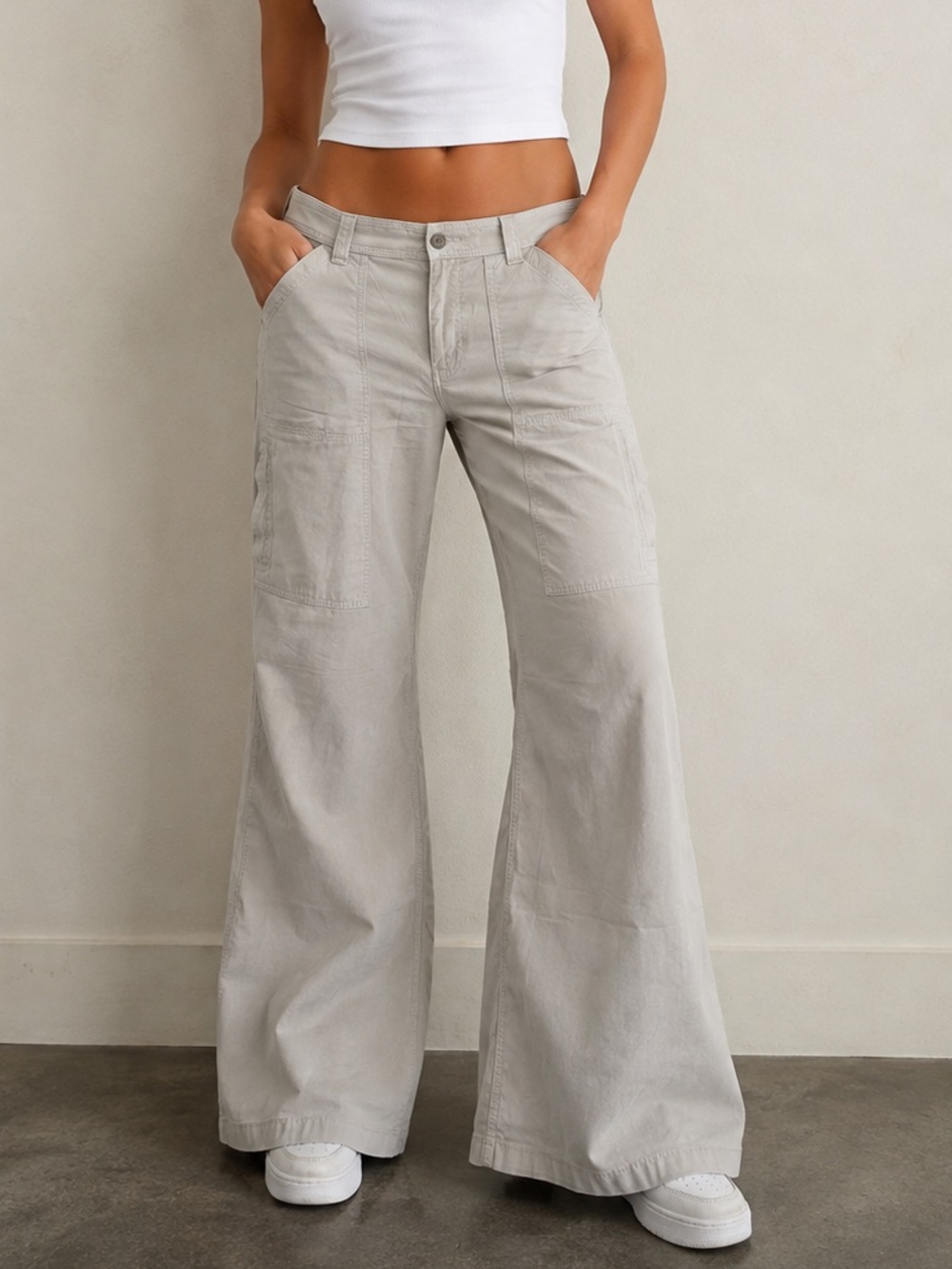 American Eagle Women’s Low Rise Baggy Flare Utility Pants In Off-White Size 12L